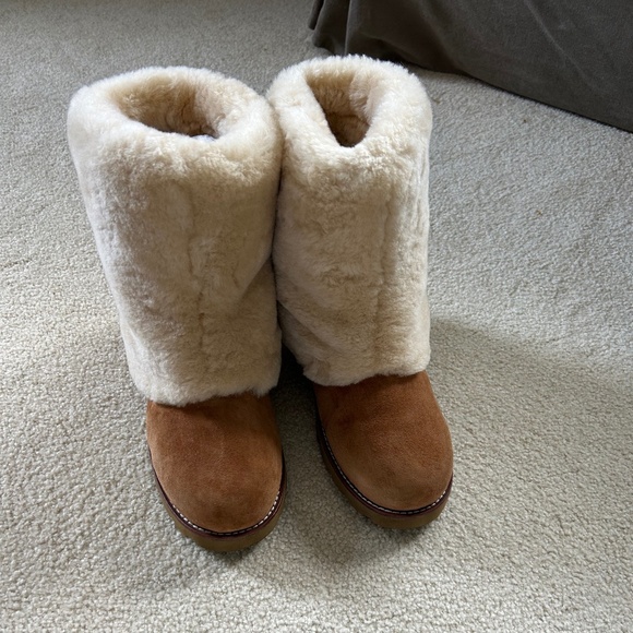 NEW UGG Maylin short 9 - Picture 2 of 15